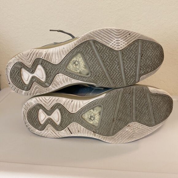 Lebron 8 V/2 Low‎ Wolf Grey Size 10.5 main image 5